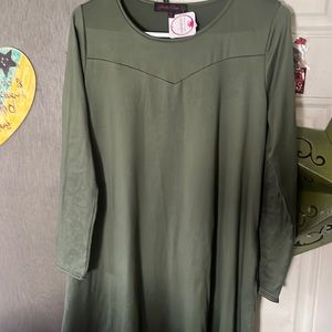 A beautiful dress for women size large brand new .